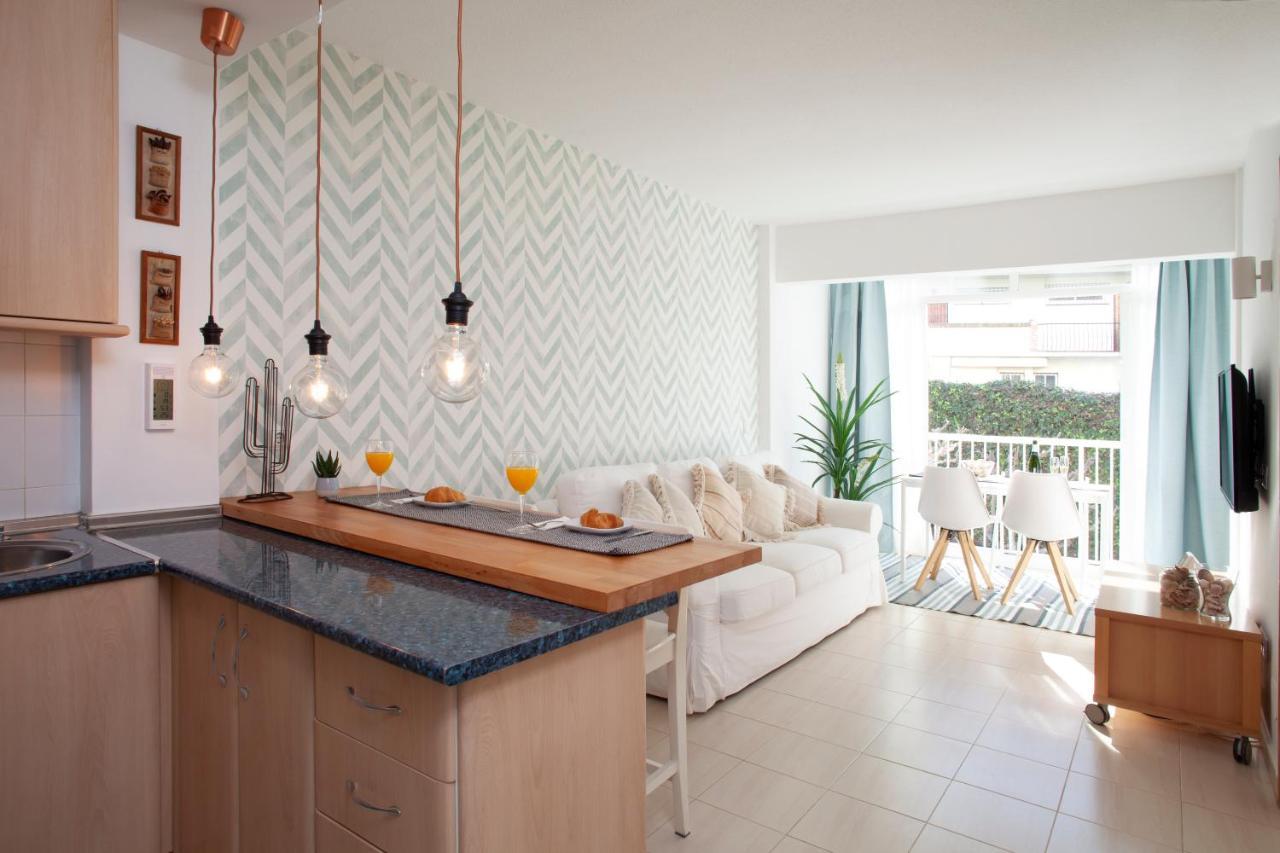 Bakari Koko Apartment ตอร์เรโมลิโนส ภายนอก รูปภาพ